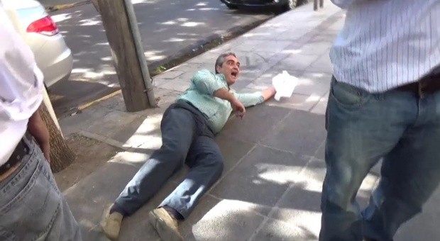 Renunció funcionario de Morón que fingió un empujón | Política