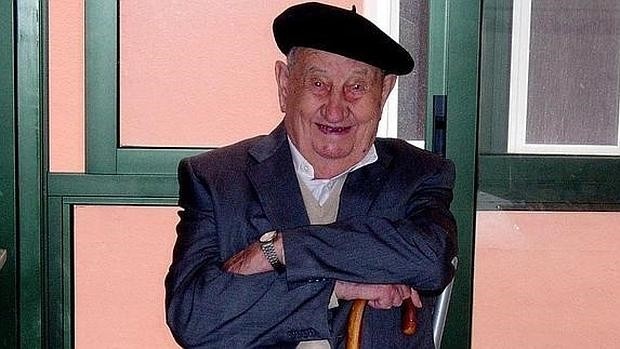 La historia del hombre que vivió 107 años sólo tomando vino | Curiosidades