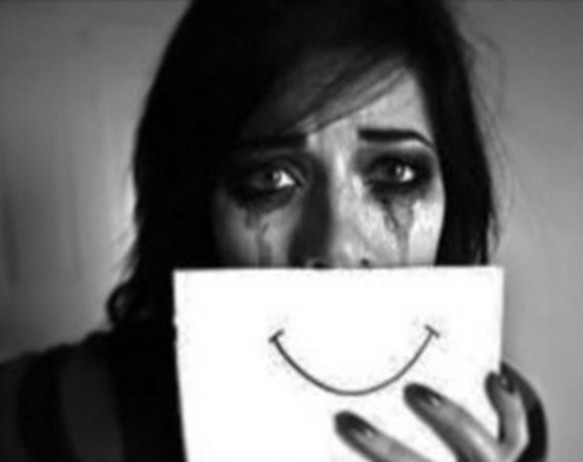 Encuentran los "hashtags" secretos que comparten los jóvenes con trastornos de autolesión | Internacionales