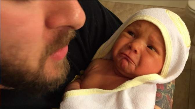 Comparte la foto del primer baño de su beba y le diagnostican una enfermedad | Curiosidades