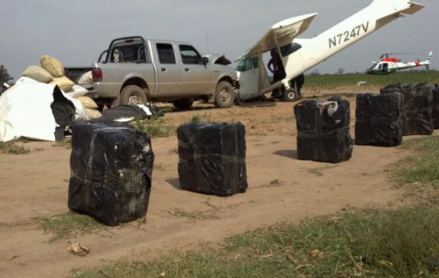 Secuestran marihuana en una avioneta que aterrizó en Santiago del Estero | Actualidad