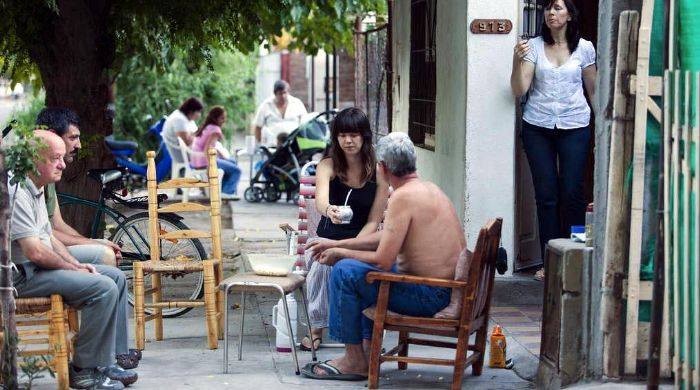 Una iniciativa para volver a sentarse en la vereda | Actualidad