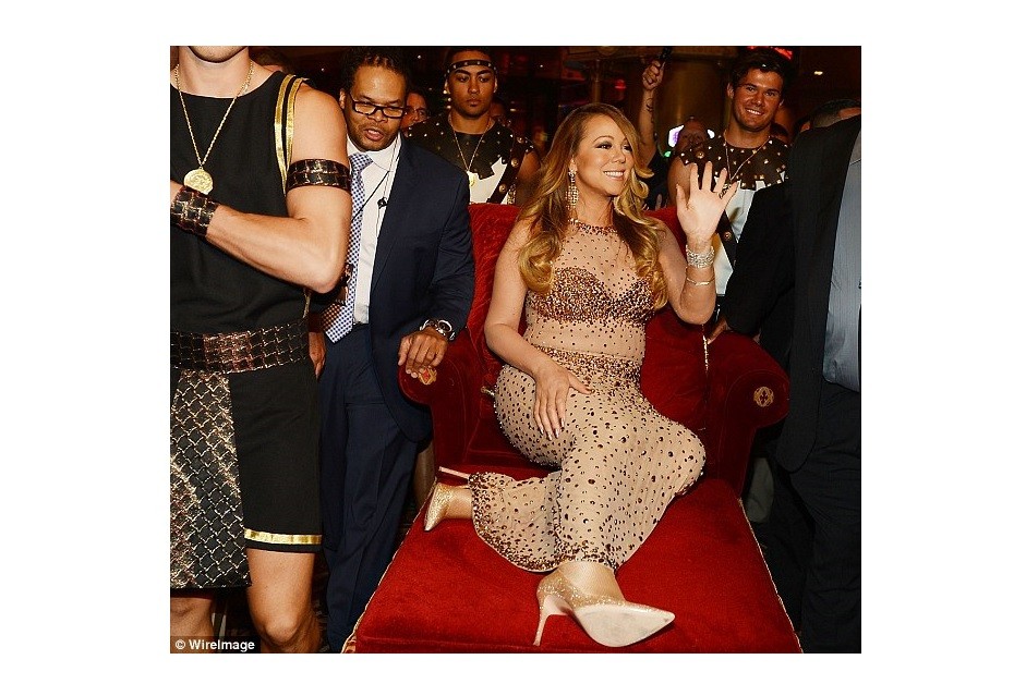 La excéntrica Mariah Carey no pisa el suelo antes de subir al escenario | Espectáculos