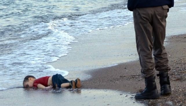 Cuatro años de prisión para dos sirios por la muerte del pequeño Aylan Kurdi | Internacionales