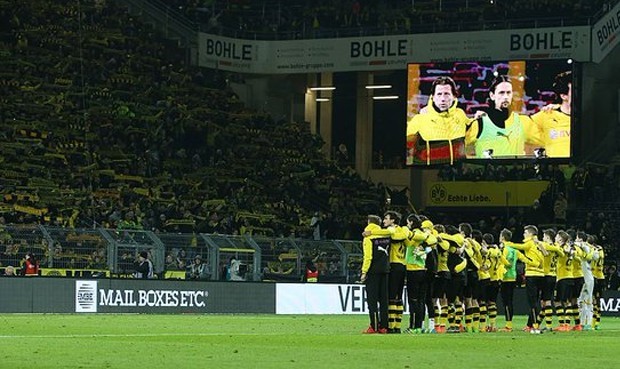 Emotivo gesto por la muerte de un hincha durante un partido | Deportes