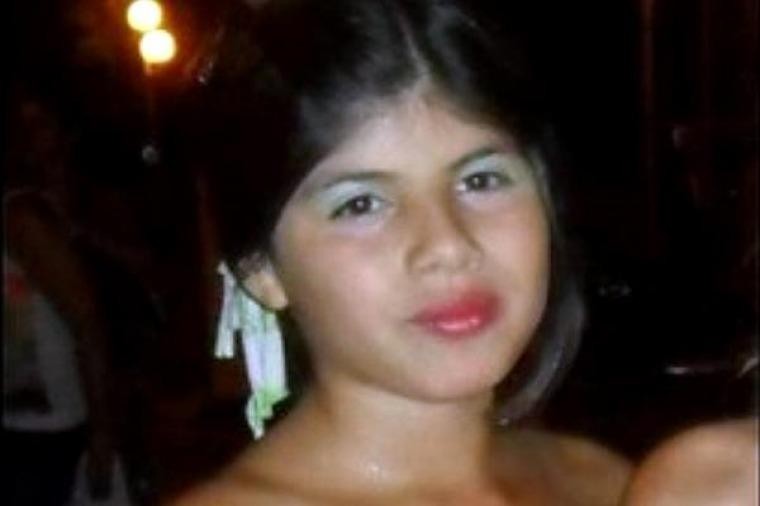 Prisión perpetua para tres jóvenes por violar y empalar a una niña de 11 años | Actualidad