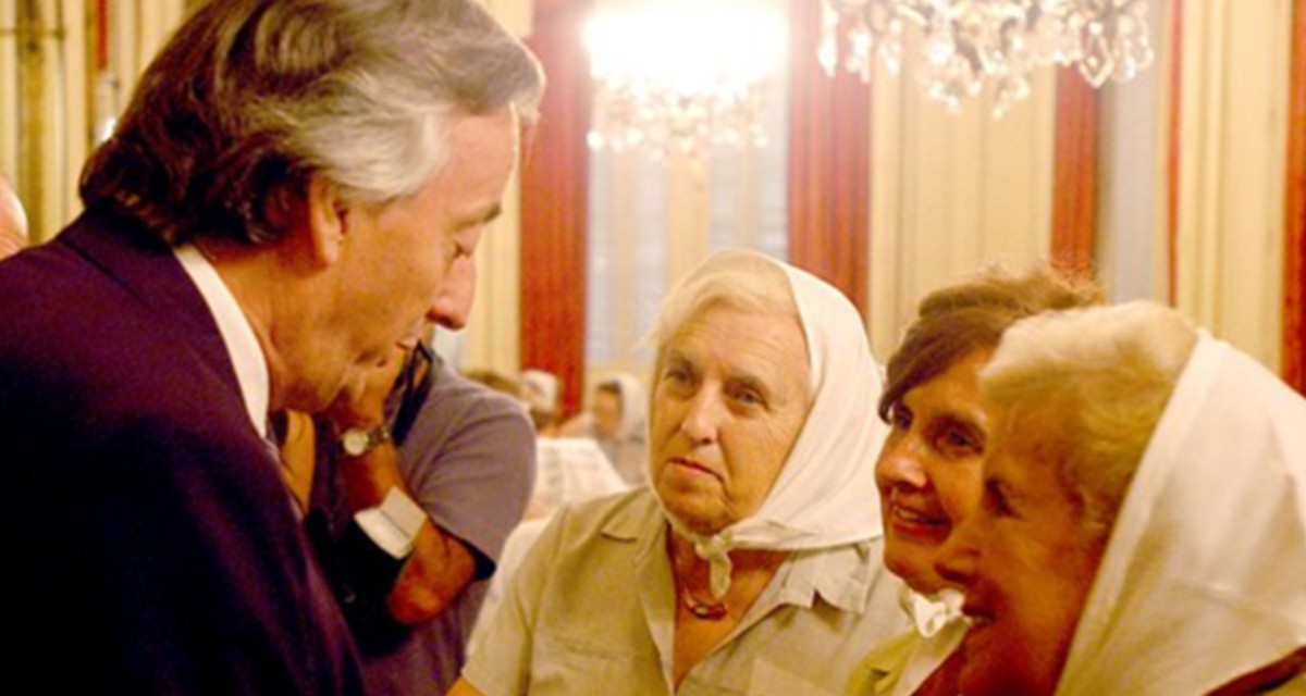 Cristina Kirchner publicó una foto de Néstor y la carta de Walsh a la Junta Militar | Política