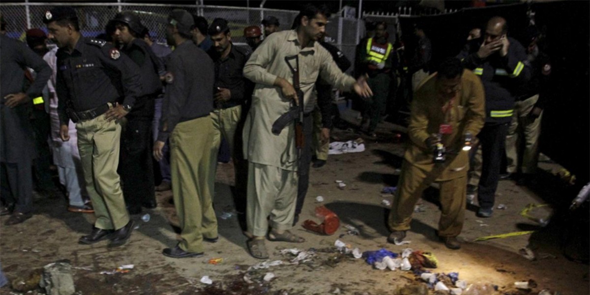 Pakistán: más de 60 muertos y 290 heridos en un atentado suicida | Internacionales