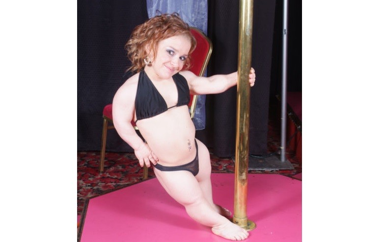La historia de la stripper enana conmovió a las redes sociales | Curiosidades