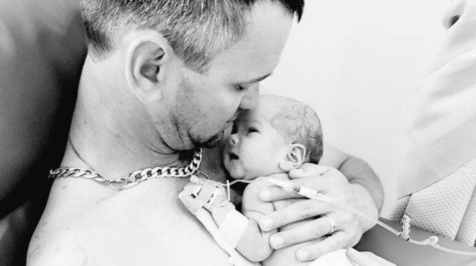 La foto de este padre primerizo que se viralizó por un motivo triste | Curiosidades