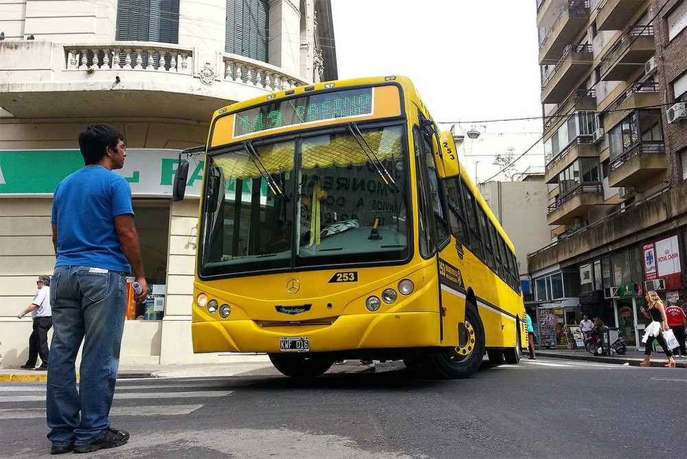 Aprobaron aumentos en el boleto de colectivo y tarifa de taxis en Rosario | Actualidad