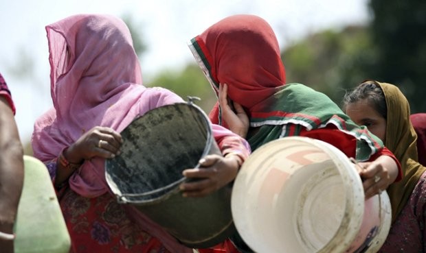 Una nena violada por su padre en India recibió como castigo cinco latigazos | Internacionales