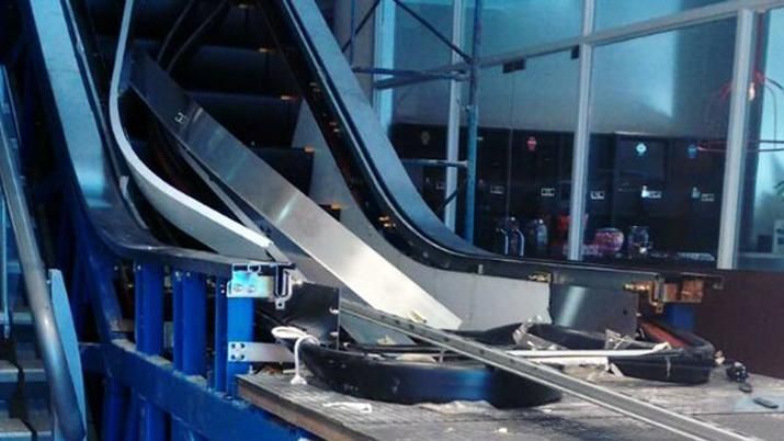 Escándalo en La Rioja: instalaron con dineros públicos una escalera mecánica que no llega al piso | Actualidad