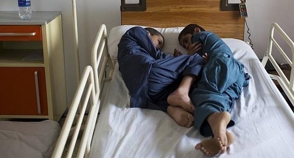 "Niños solares": el extraño caso de dos hermanos que quedan paralizados por la noche | Curiosidades