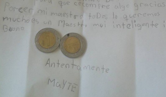"Le doy mi dinero del recreo": conmovedor regalo a un maestro de una alumna cuyo padre está desempleado | Redes