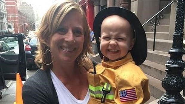El nene que tiene cáncer y cumplió su sueño de ser bombero de Nueva York | Curiosidades