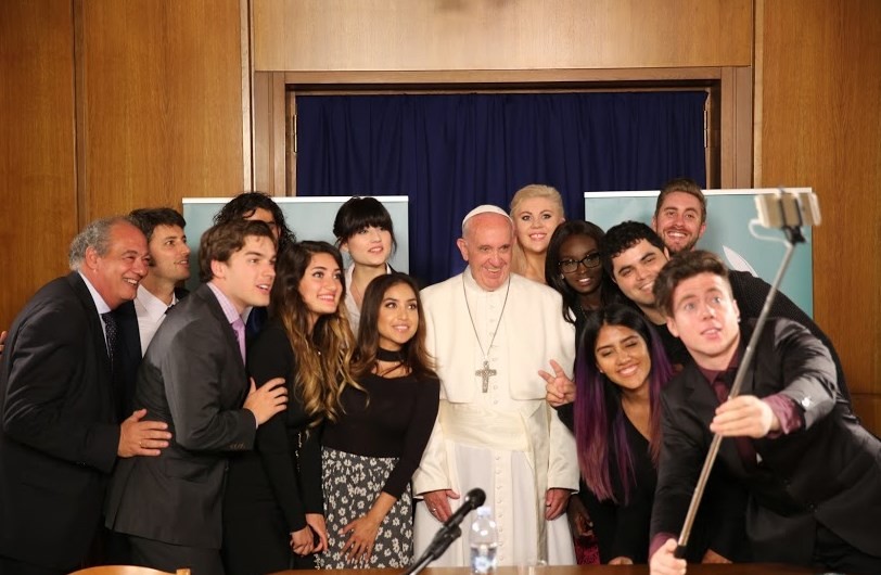 El Papa se reunió con 11 youtubers | Redes