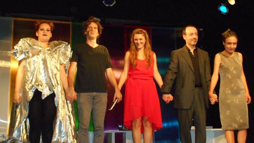 Teatro para reflexionar: la hiperconexión que nos desconecta | Espectáculos