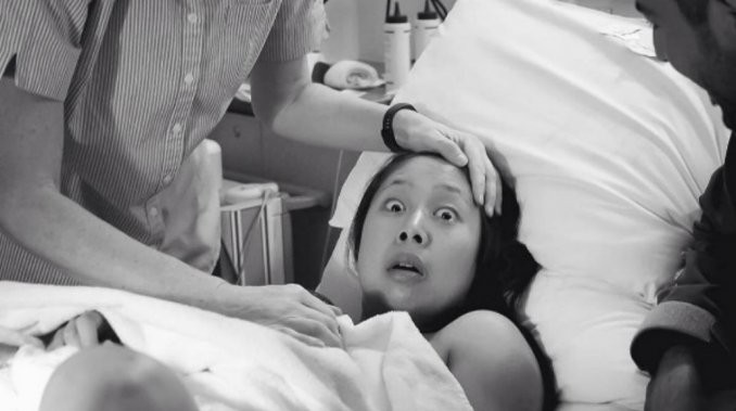 #FotoViral: la cara sorprendida de la mujer tras el parto | Curiosidades