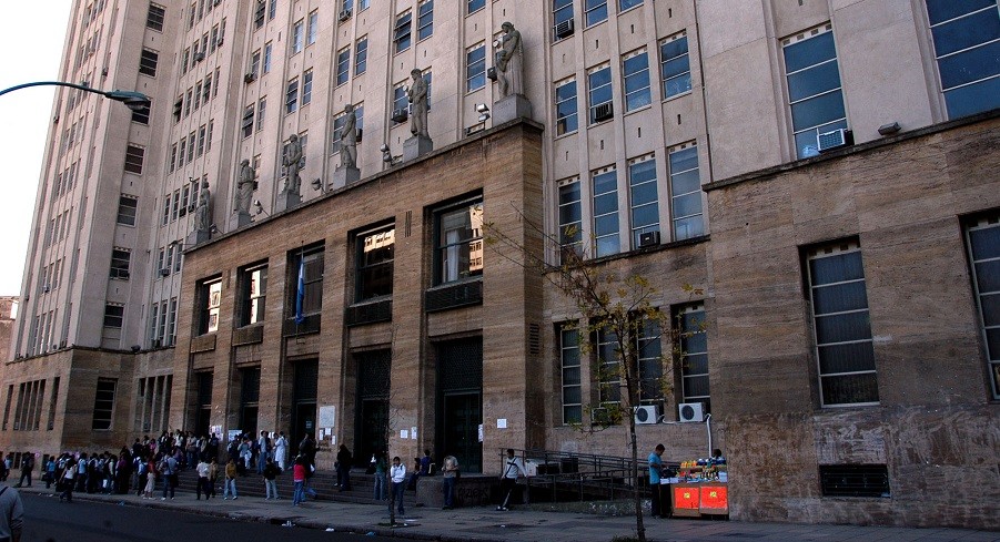 El joven hallado muerto en la Facultad de Medicina dijo que se quitaría la vida | Actualidad