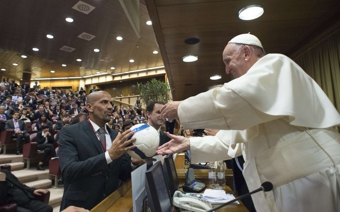 Tras los cruces con Scholas, el Papa suspendió el Partido por la Paz de La Plata | Internacionales