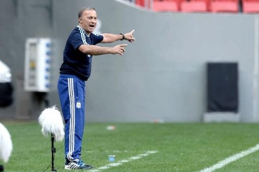 Olarticoechea: "Si niegan jugadores, iremos con 13 o 14 a poner el pecho" | Deportes