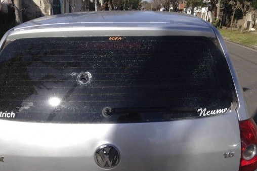 Balearon el auto de funcionarios de Hurlingham en represalia por un operativo antidroga | Actualidad