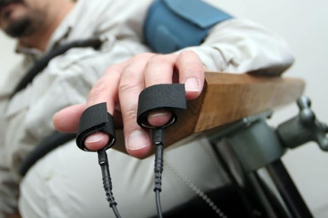 Funcionarios se someten a la tecnología que detecta fraude para garantizar transparencia | Política