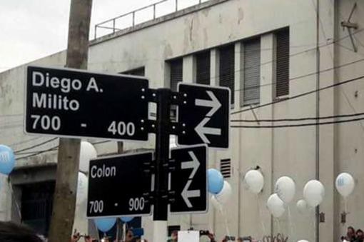 A poco de ser colocado, se robaron el cartel de la calle Diego Milito | Deportes