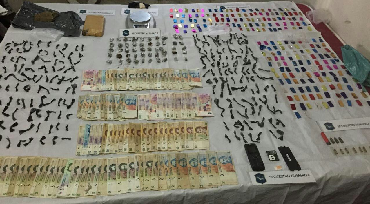 Desarticulan dos bandas narcos en Longchamps, secuestran 4 mil dosis de paco y cocaína | Actualidad