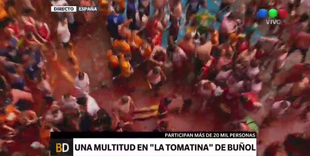 Tomatina: 22.000 personas se lanzan 160.000 kilos de tomate | Internacionales