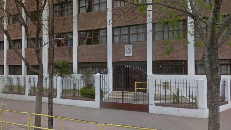 Una nena de 7 años cayó desde el segundo piso de la escuela | Actualidad