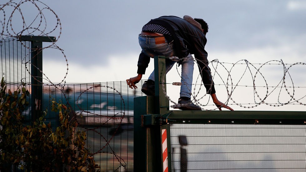 El Reino Unido construirá un muro para impedir el ingreso de inmigrantes en Calais | Internacionales