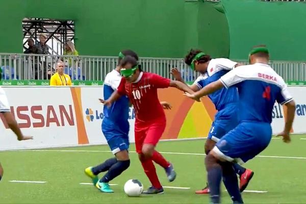 El golazo "maradoniano" de un futbolista no vidente en los Paralímpicos de Rio | Deportes