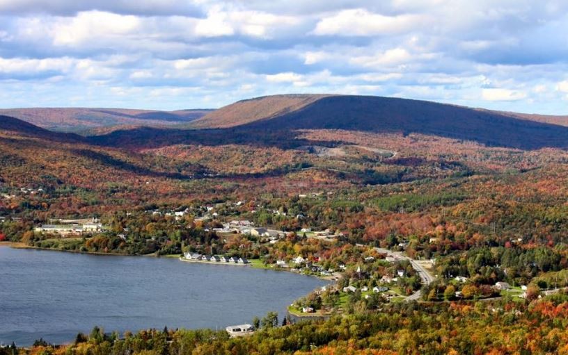 Una isla canadiense ofrece trabajo y casi una hectárea de tierra a quienes deseen habitarla | Curiosidades