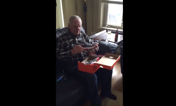 La tierna reacción de un padre al recibir un regalo muy esperado | Redes