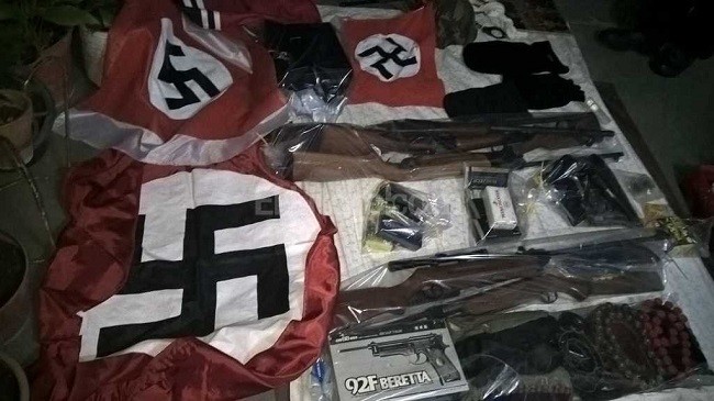 Tras la denuncia de su ex, le encontraron un arsenal y objetos nazis | Actualidad