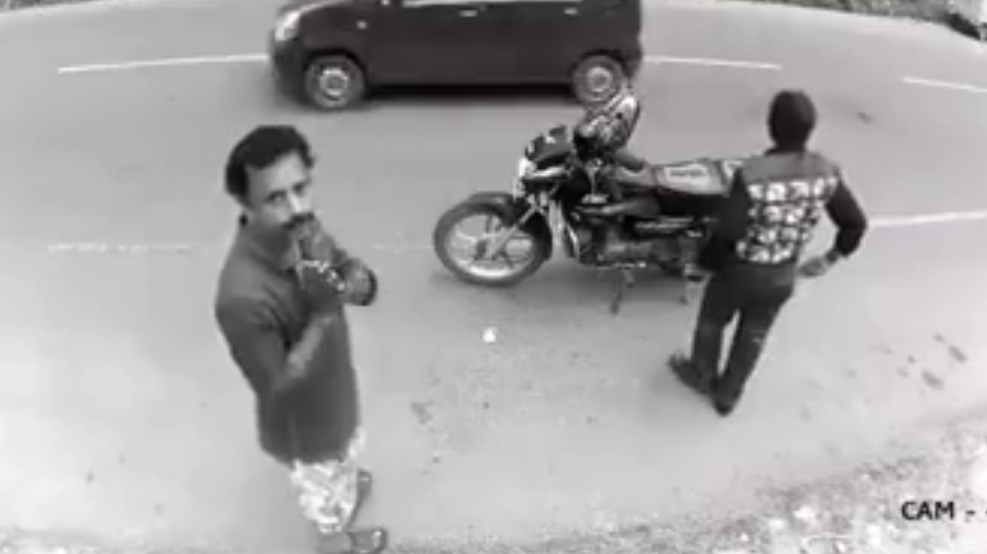 Video: el ladrón que se da cuenta que está siendo grabado y pide perdón | Curiosidades