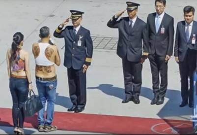 Polémica por el nuevo rey de Tailandia: un playboy excéntrico que nombró mariscal a su perro | Internacionales