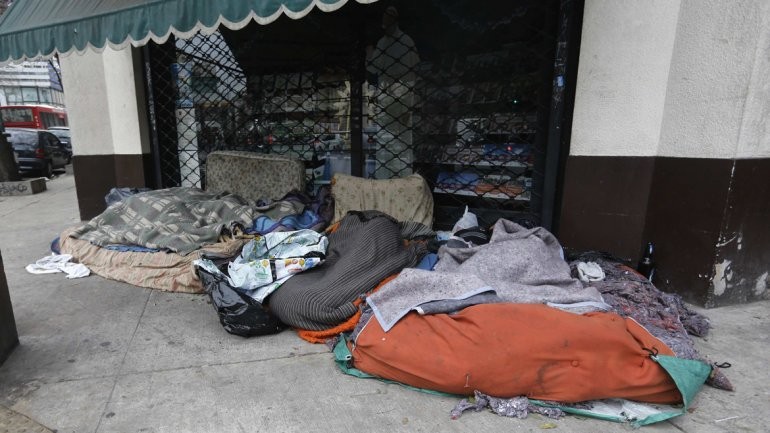 Juez ordenó al gobierno porteño que le otorgue a un indigente una propiedad "ociosa" del Estado | Actualidad