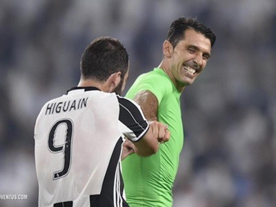 "El Pipita es un ejemplo dentro y fuera de la cancha": palabra de Buffon | Deportes