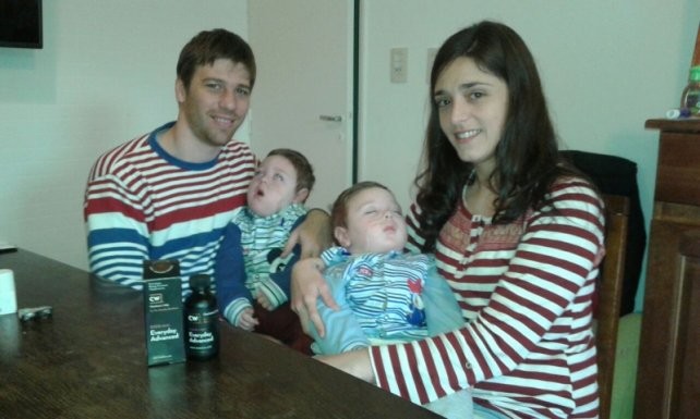 Papás de mellizos con epilepsia refractaria piden a Macri que les autorice el uso medicinal de aceite de cannabis | Actualidad