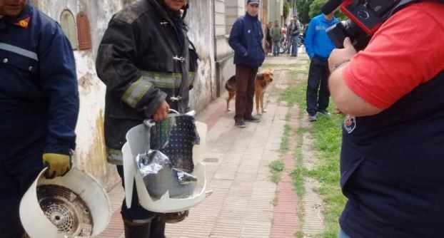 Una nena de dos años quedó atrapada en un secarropas y fue rescatada por bomberos | Actualidad