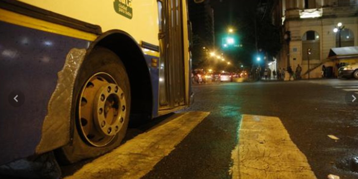 La Plata: paro de colectivos por “falta de seguridad” | Actualidad