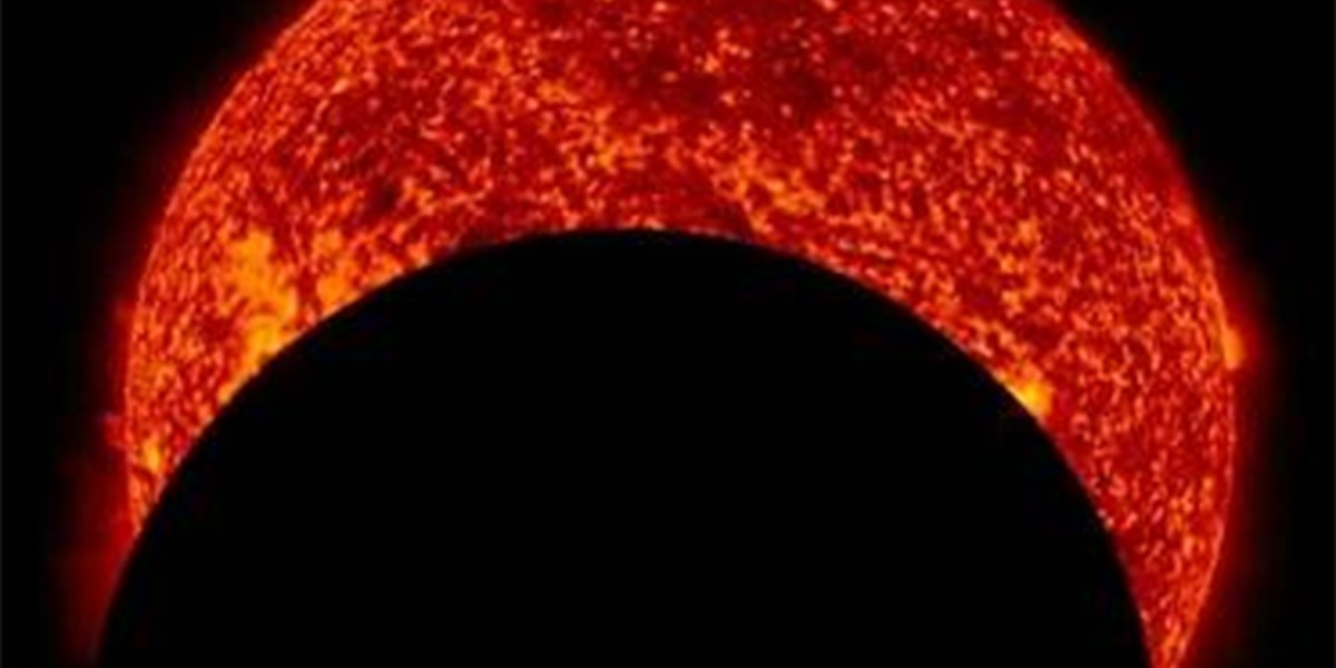 Así se ve un eclipse solar desde el espacio | Curiosidades