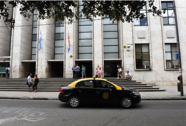 Detienen al encargado de un edificio acusado de abusar de su hijastra de siete años | Actualidad