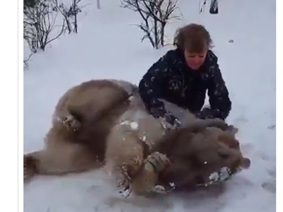 #EsViral El amor entre una mujer y un oso | Redes