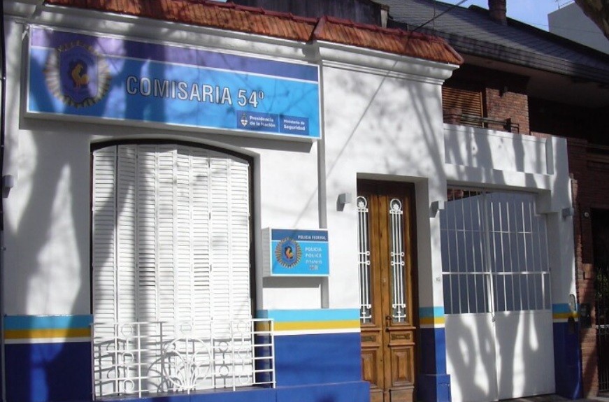 Confirmaron el procesamiento de un policía por pegarle a presos esposados en una comisaría | Actualidad