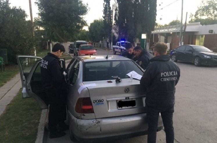 Nene de 7 años se disparó con el arma que encontró en el auto de su papá | Actualidad