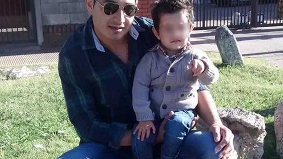 Un hombre fue asesinado frente a su hijo de 3 años para robarle la moto | Actualidad